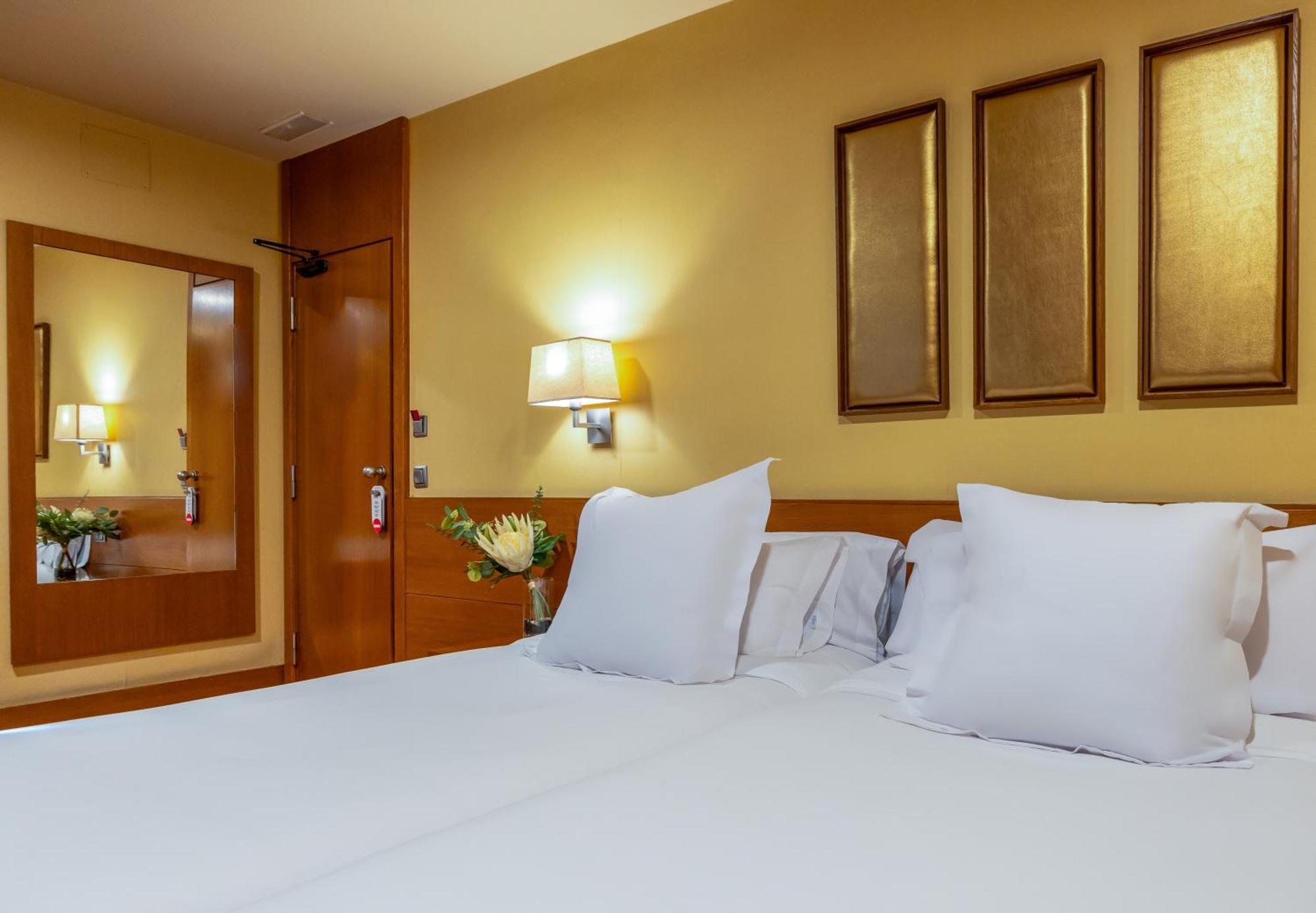 Sterling Hotell Madrid Eksteriør bilde